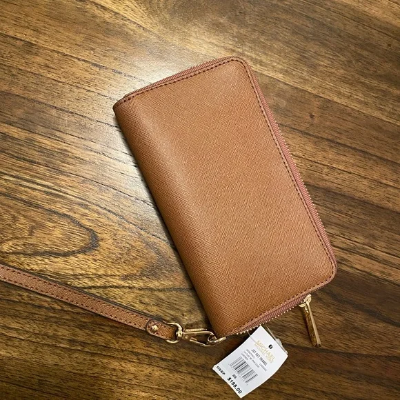 MICHAEL Michael Kors
Jet Set Large Flat Multifunction Phone Case Wallet - Picture 3 of 6